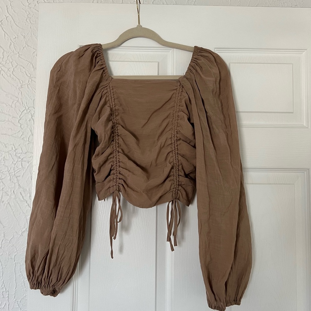 Balloon sleeve crop top